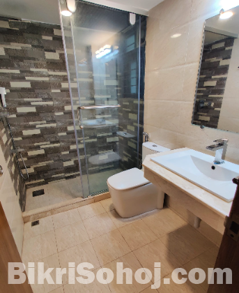 3800 Sq.feet Flat for rent office @ Gulshan-1 Lakeside